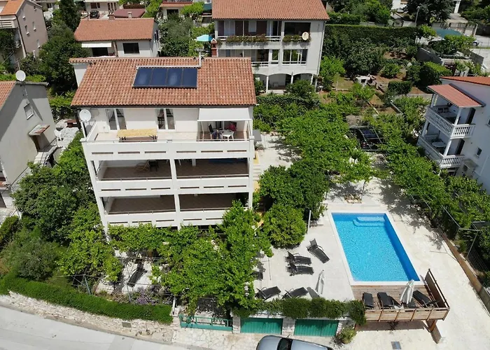 Apartment Franjo Pula